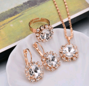 Europe And The United States Personalized Water Drop Color Diamond Necklace, Earrings, Rings Set, Shiny High-end Bridal Jewelry Wholesale (Option: Round white-2)