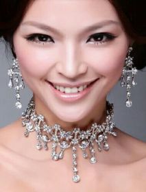 In the new factory direct Bride Wedding Dress Wedding Necklace red suit jewelry accessories spot (Color: White)