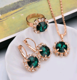 Europe And The United States Personalized Water Drop Color Diamond Necklace, Earrings, Rings Set, Shiny High-end Bridal Jewelry Wholesale (Option: Round green-2)