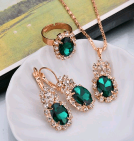Europe And The United States Personalized Water Drop Color Diamond Necklace, Earrings, Rings Set, Shiny High-end Bridal Jewelry Wholesale (Option: Elliptical green-4)